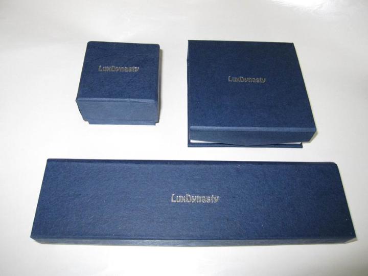 首飾包裝盒定制-廣州駿業(yè)包裝實業(yè)有限公司 首飾包裝盒定制