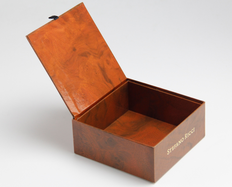 擔(dān)心定制的手環(huán)盒不能如期，被色帶不齊拖累？廠家需要這樣做！