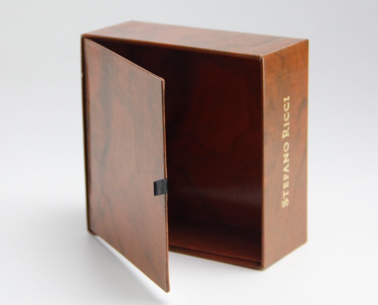 擔(dān)心定制的手環(huán)盒不能如期，被色帶不齊拖累？廠家需要這樣做！