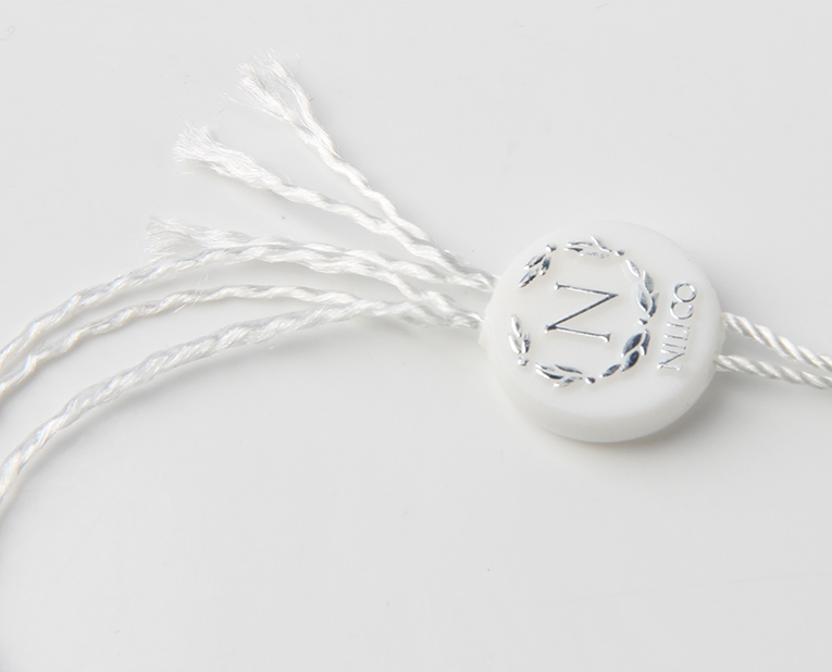 襯衫吊牌如果使用燙金工藝，工廠的老師傅對這1點很在意