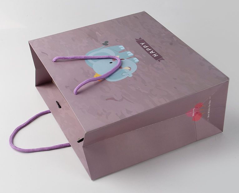 化妝品禮品袋嘗試在冬天用夏天的光油訂制，結(jié)果無奈