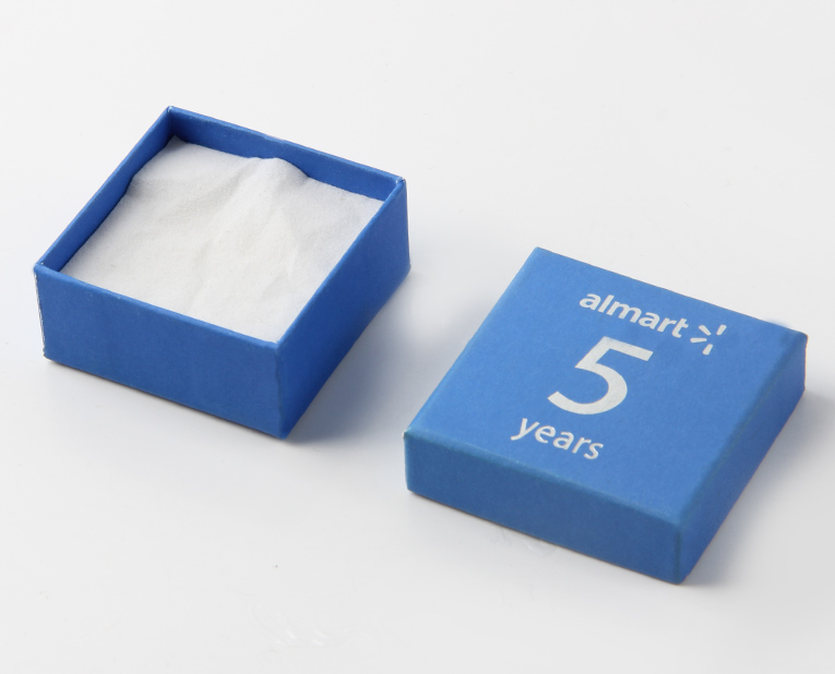 耳環(huán)的包裝盒如果在訂做時(shí)使用快速固著的油墨，效率1倍以上！