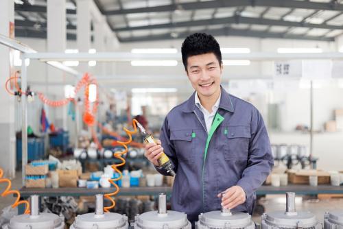 to皮具商家:從紙袋生產(chǎn)的工人們的精神看穿廠家的資質(zhì) to皮具商家:從紙袋生產(chǎn)的工人們的精神看穿廠家的資質(zhì)