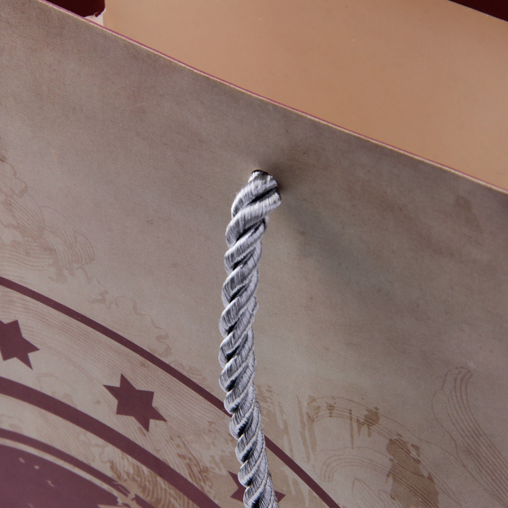 皮具紙袋工廠尊重客人，但我們更尊重我們的一線工人們