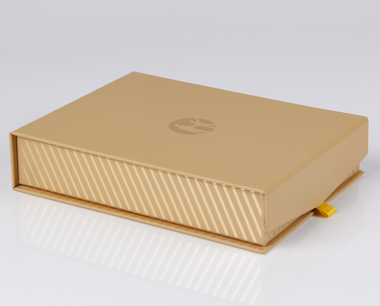 珠光紙女士?jī)?nèi)衣包裝盒不需要覆膜 珠光紙女士?jī)?nèi)衣包裝盒不需要覆膜