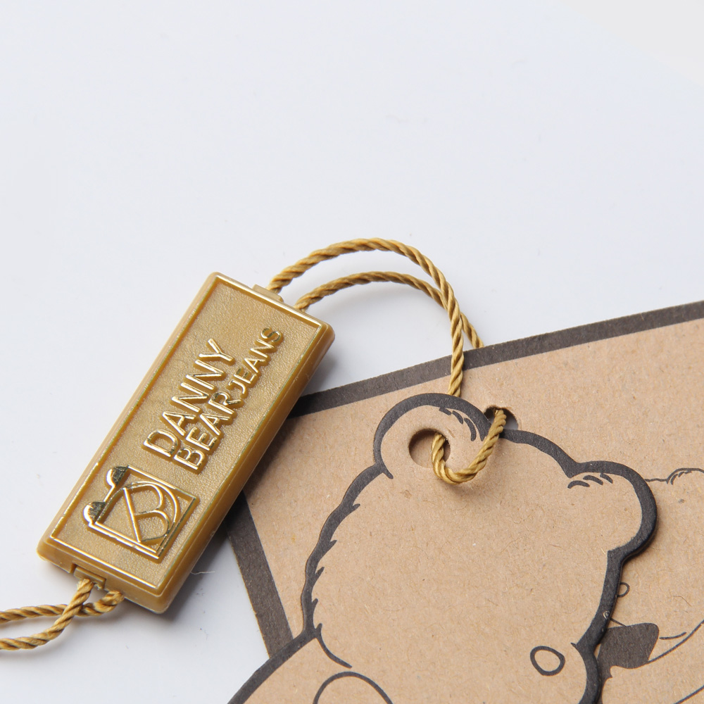 真理,存乎暗影之中。內衣吊牌廠家?guī)憬忾_暗影