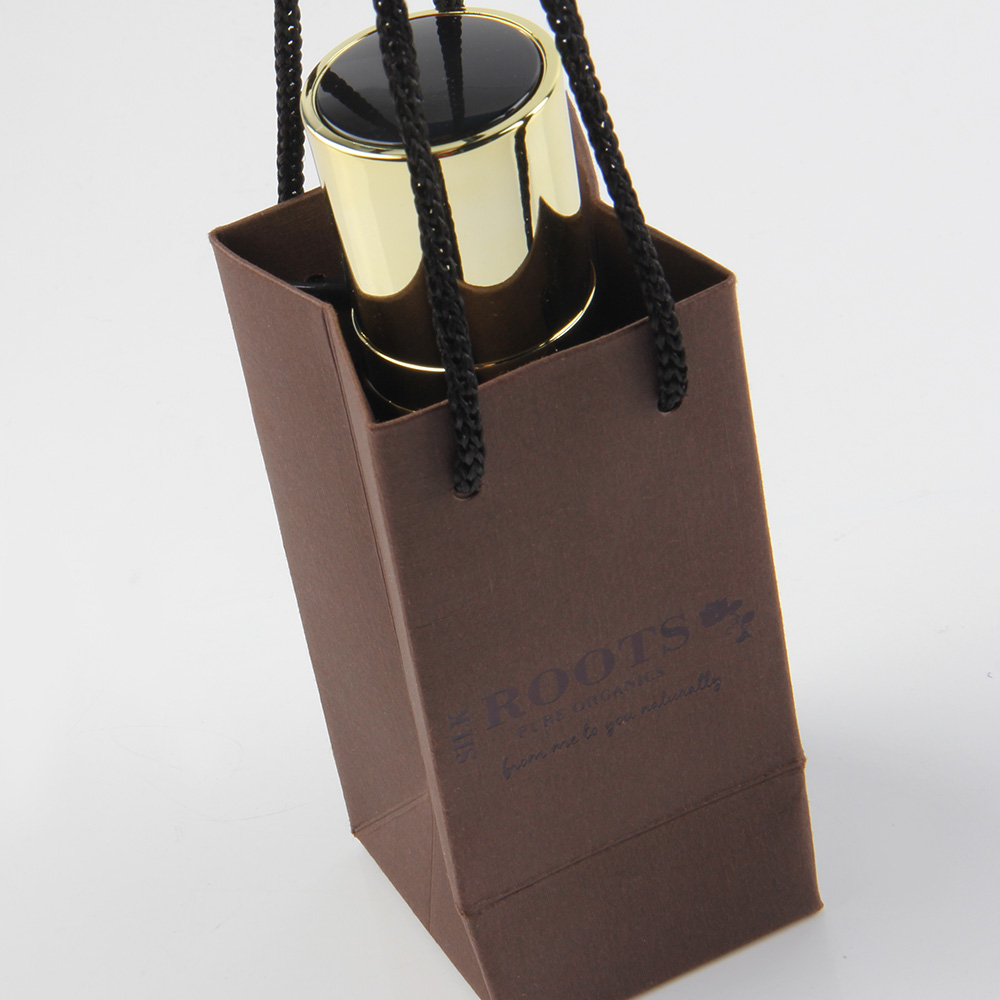 被越來(lái)越多的外圍因素影響，或許手表紙袋設(shè)計(jì)的方向會(huì)這樣