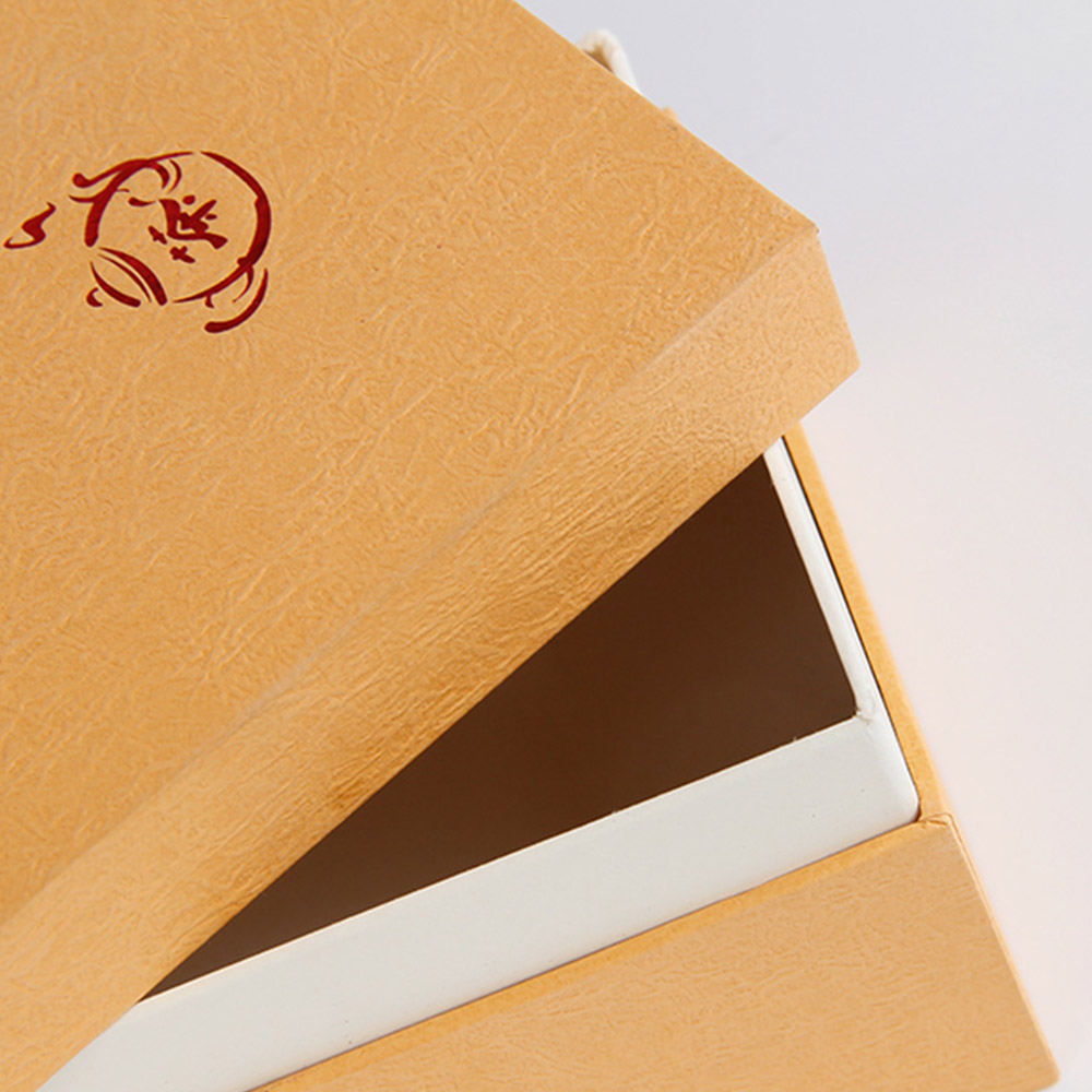 茶葉禮品盒定制的內(nèi)材料是不是越厚越好？